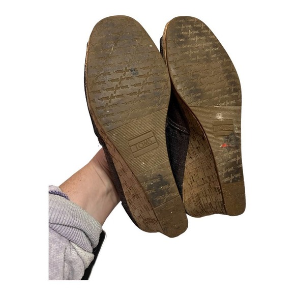 Toms Women's Metallic Copper Calypso Peep Toe Wedge Shoe Size 9.5W - Picture 13 of 13